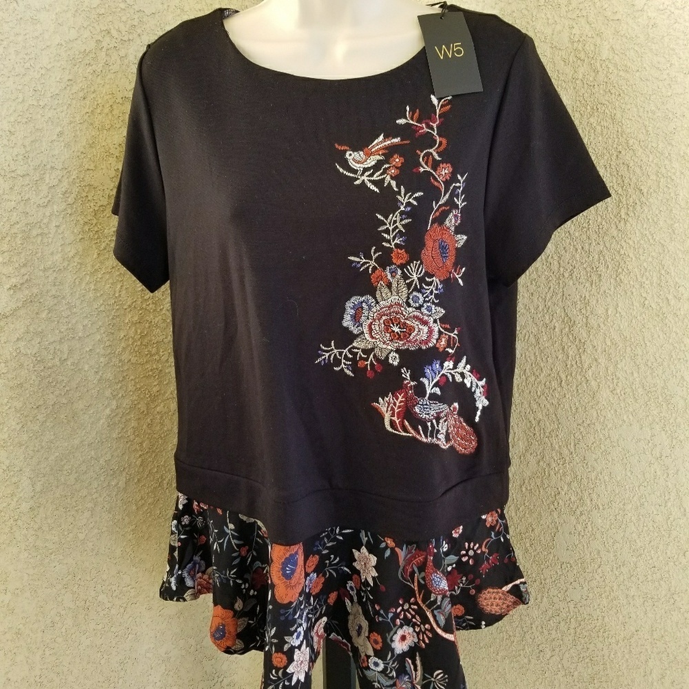 NWOT W5 Floral print ruffle hem blouse size Small